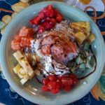 poke-bowl-di-salmone-e-frutta-ricetta