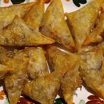 triangolini-di-pasta-fillo-rape-e-prugne-ricetta